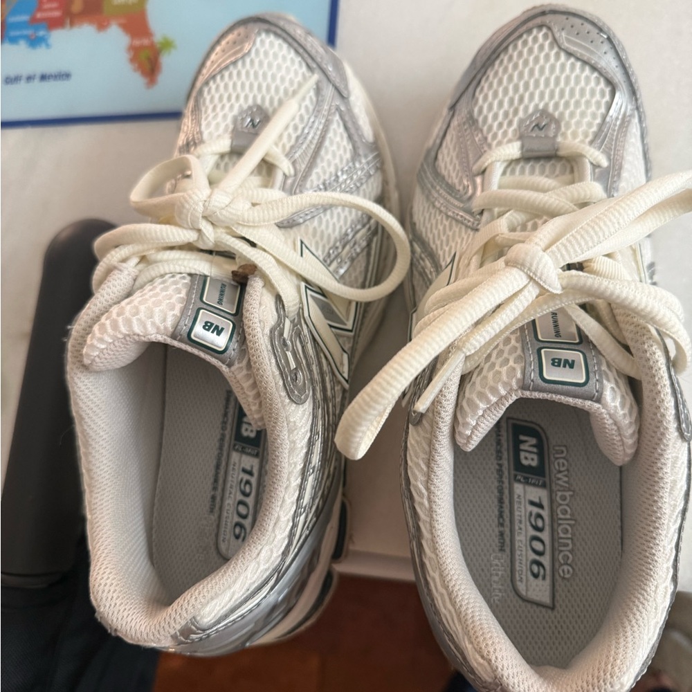 Women’s 8.5 New Balance Kids Gray and White Sneakers